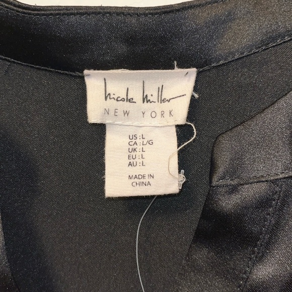 Blouse - Picture 2 of 5